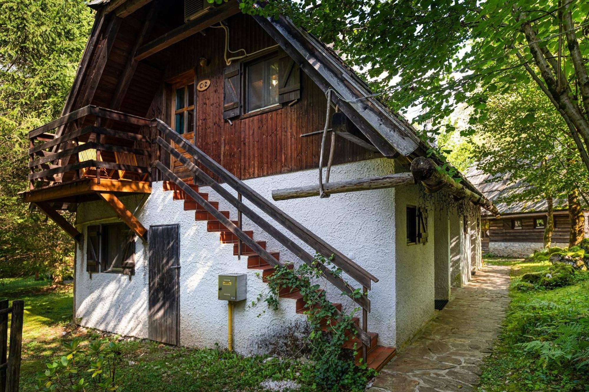 Pristava Lepena Village Luaran gambar